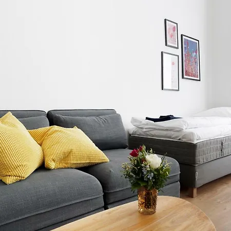 Greif By Rockchair L Superhost Status L 2 Bedrooms Boxspringbeds In Center - Cozy Family & Business Flair Welcomes You! Apartment Berlin